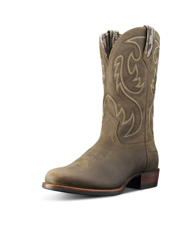Quarterfront view of The Tecovas x Mossy Oak Buck - Canteen Cowhide on plain background