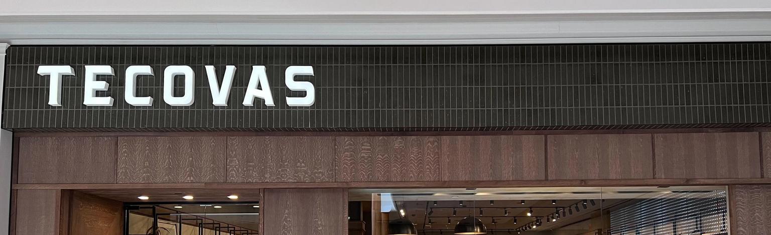 Photo of Tecovas store front in Plaza Frontenac