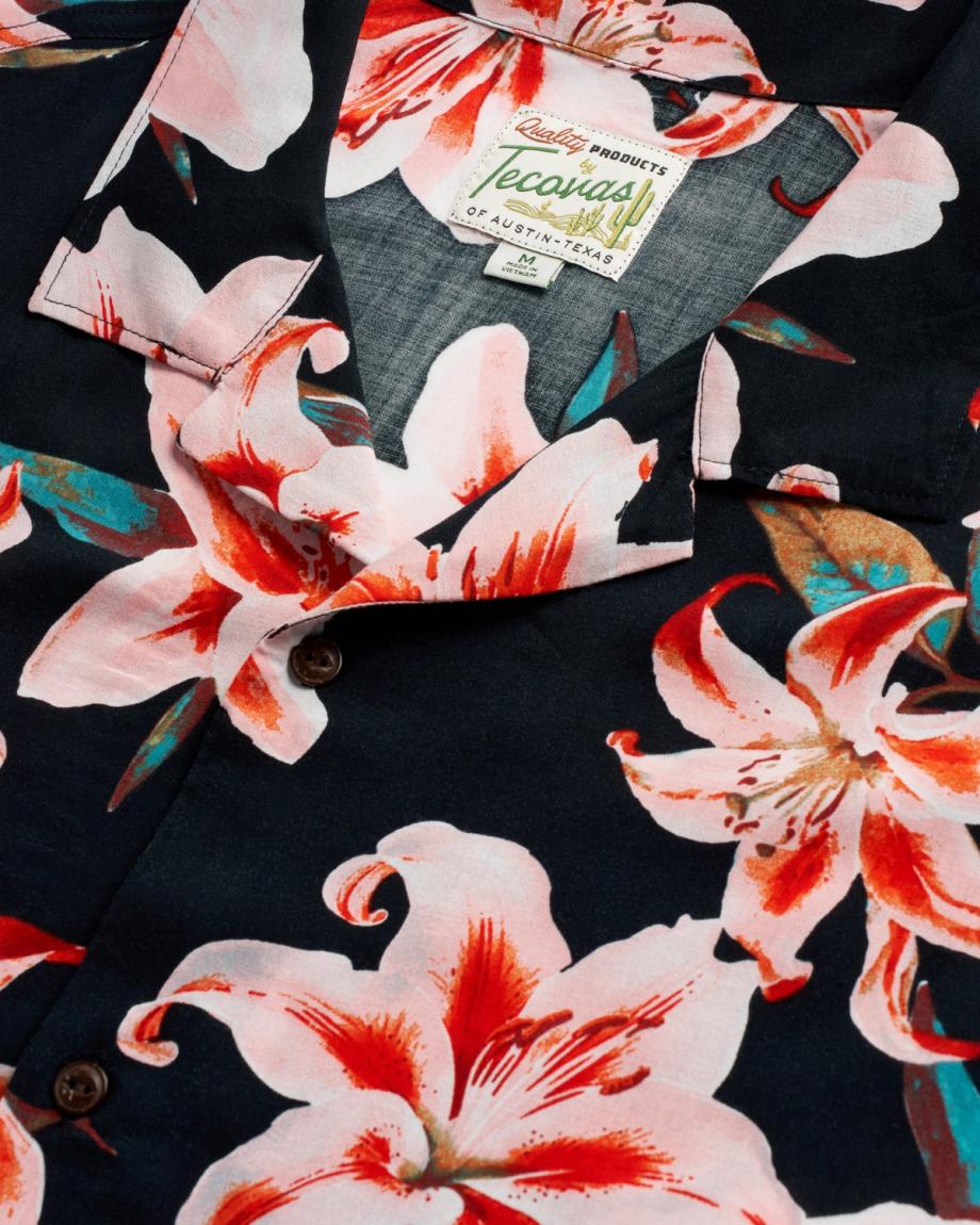 Closeup detail view of Men's Lakeside Short Sleeve Button Down - Black / Multi