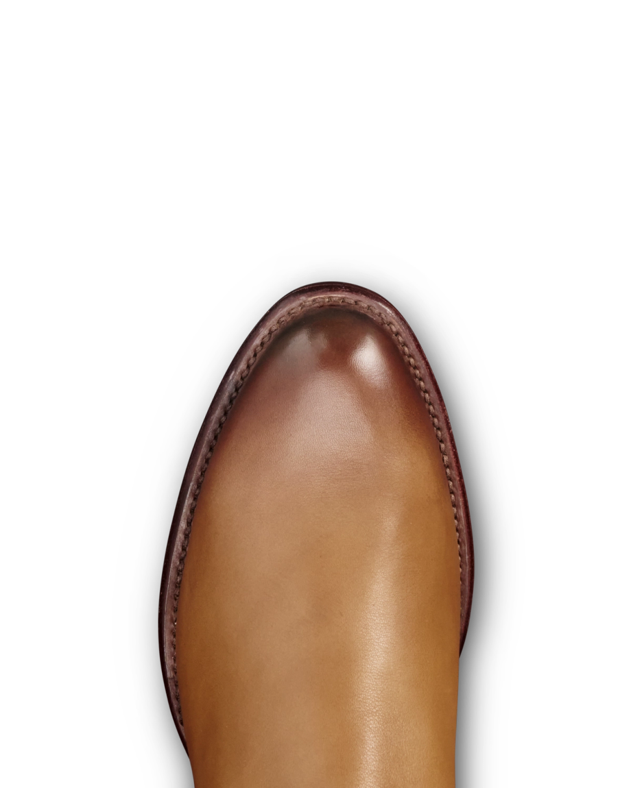 Toe view of The Earl - Desert Cowhide on plain background