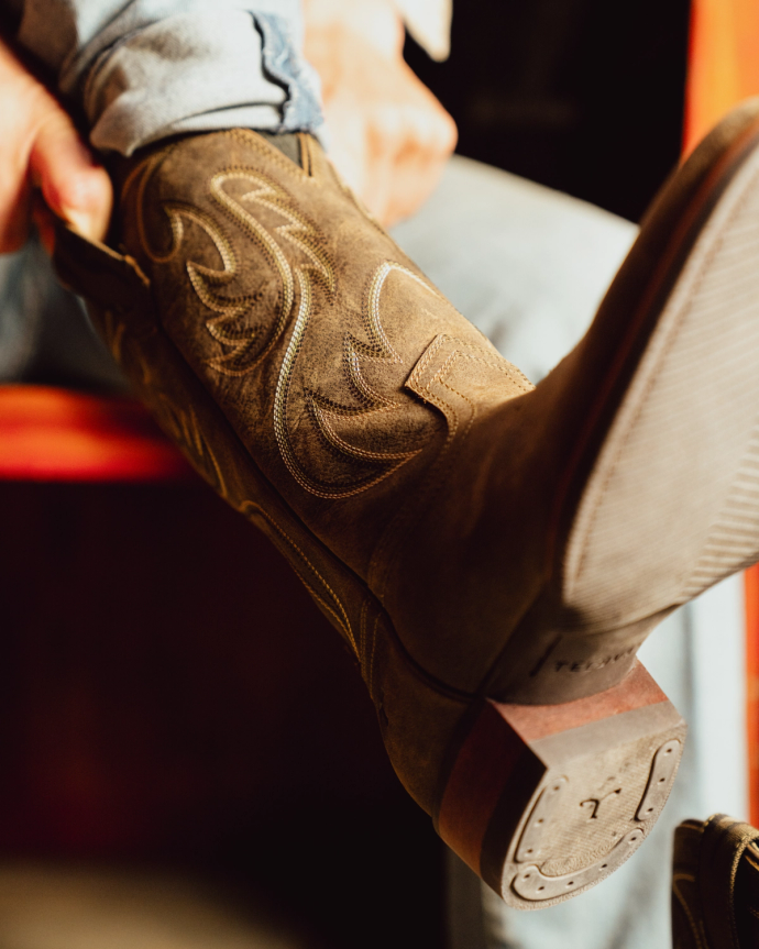 View of The Tecovas x Mossy Oak Buck - Canteen Cowhide