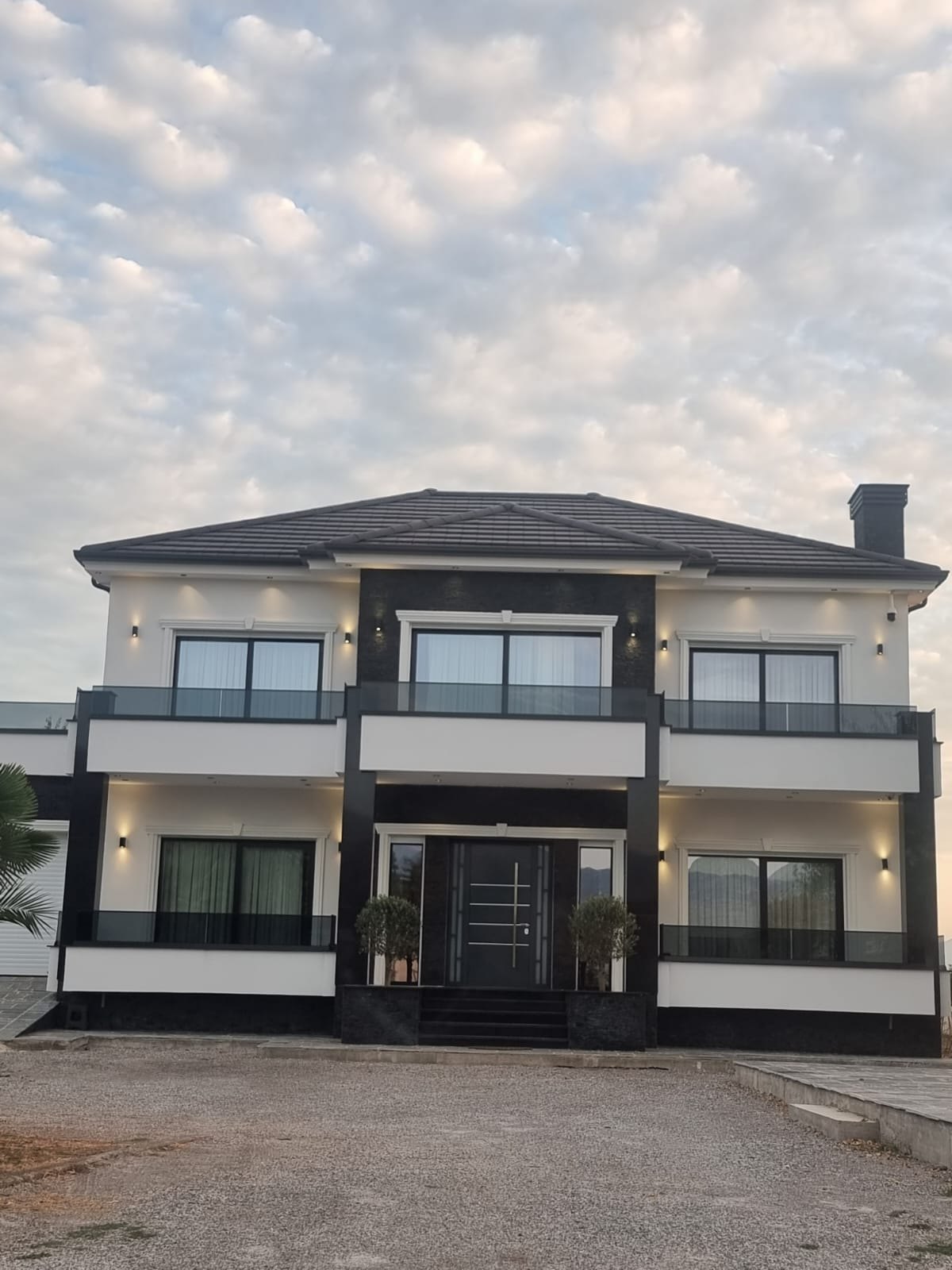 Luxury Villa, selected view 03