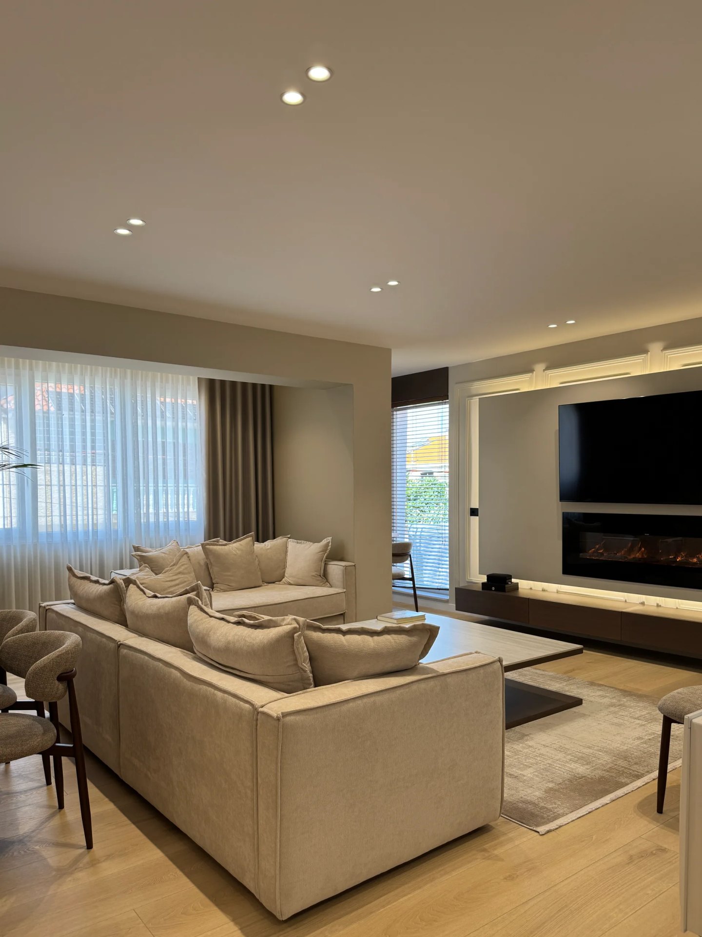 Apartment 6, selected view 01