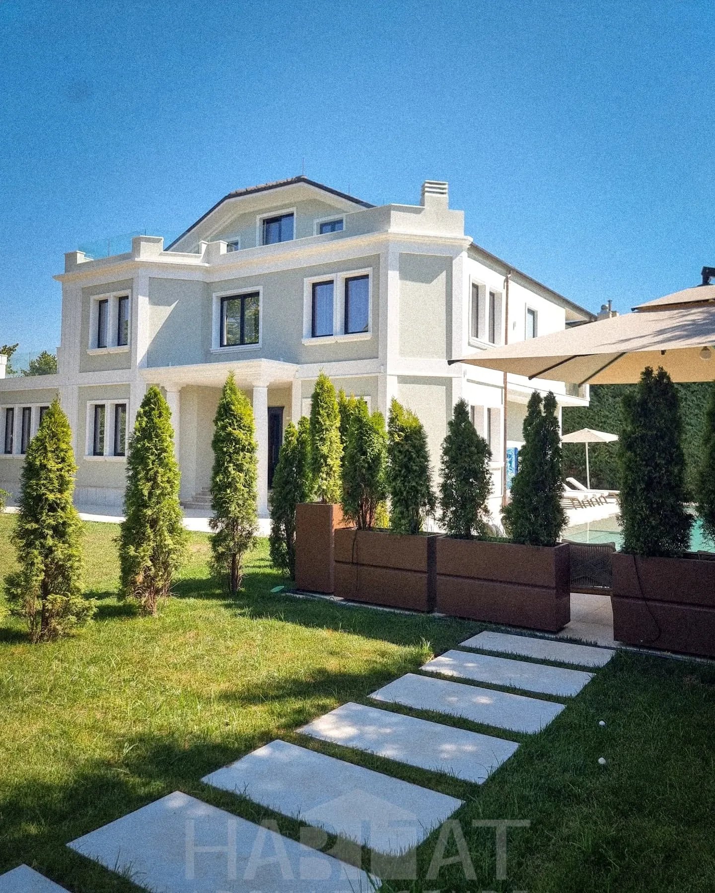 Vila Vladimir, selected view 01