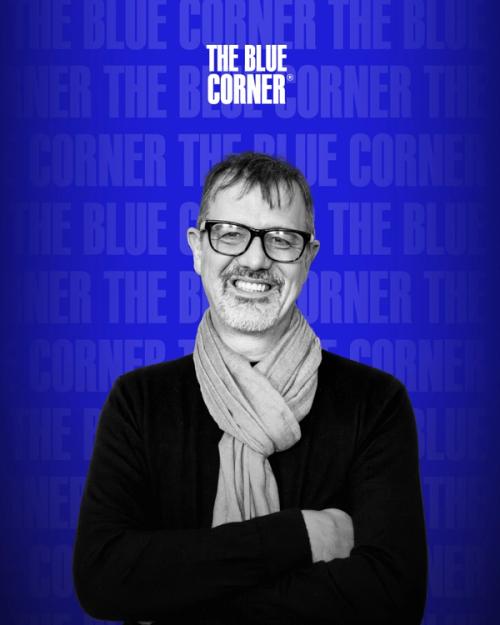 Foto di Antonio Guida presso gli studi di The Blue Corner