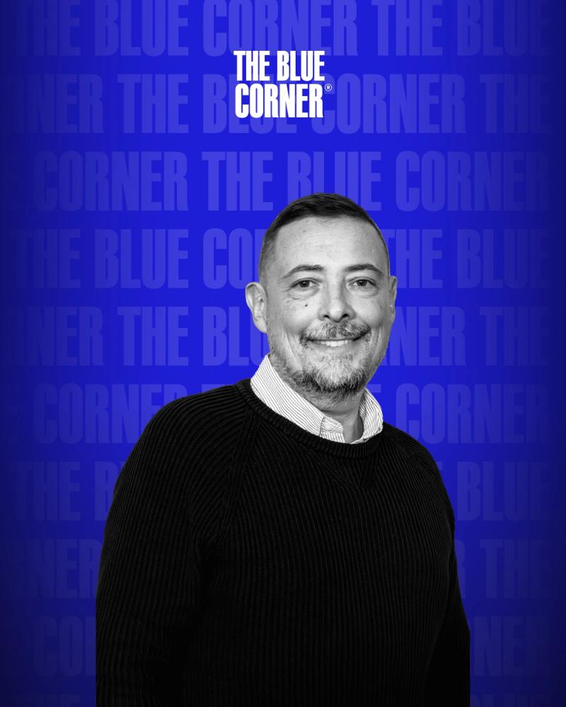 Foto di Simone Ciaruffoli presso gli studi di The Blue Corner Media