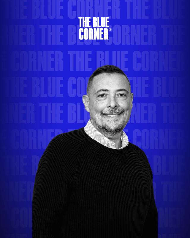 Foto di Simone Ciaruffoli presso gli studi di The Blue Corner Media
