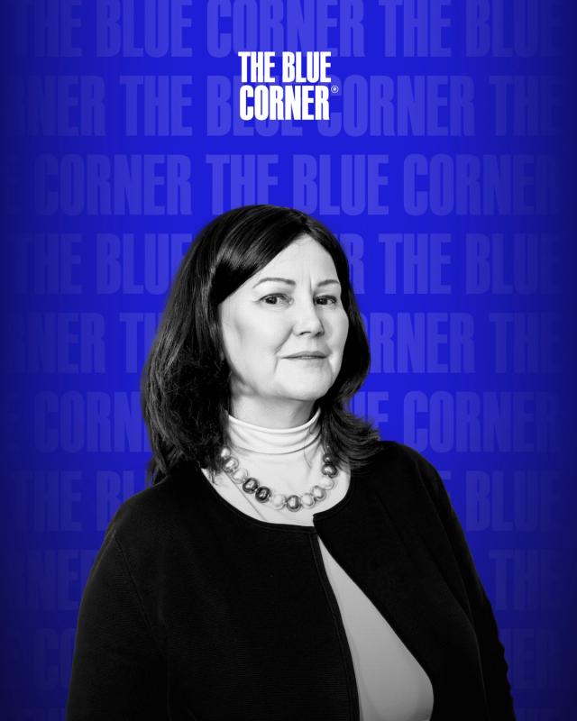 Foto di Tracey Battisti presso gli studi di The Blue Corner Media