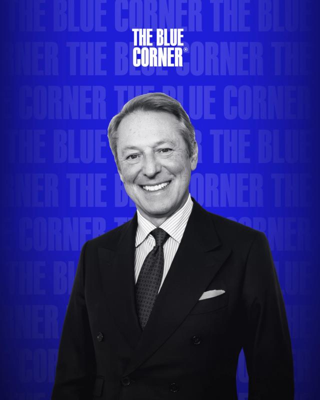 Foto di Giorgio Caire di Lauzet presso gli studi di The Blue Corner Media