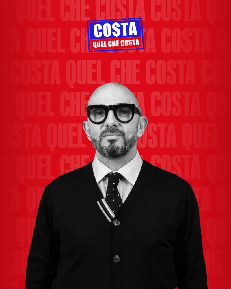Foto di Roberto costa presso gli studi di the Blue Corner Media