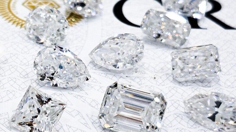 Real Diamonds vs. Simulants And Synthetic Stones