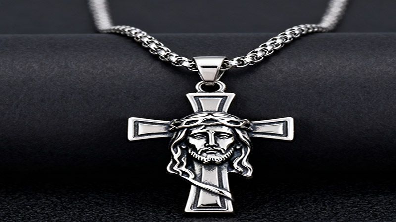 This multi-purpose jewelry is suitable for both men and women