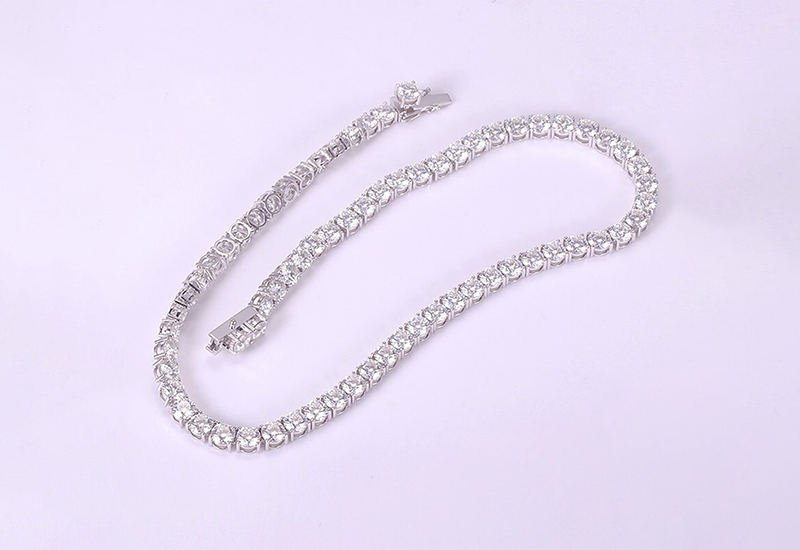 Custom bracelet manufacturing for jewelry brands