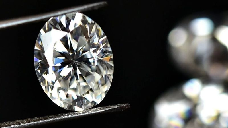 Eye Clean and Slightly Included: When to Prioritize Clarity