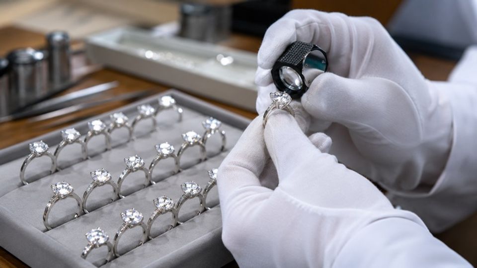 Do Moissanite Rings Last? What Buyers Must Check Before Bulk Orders