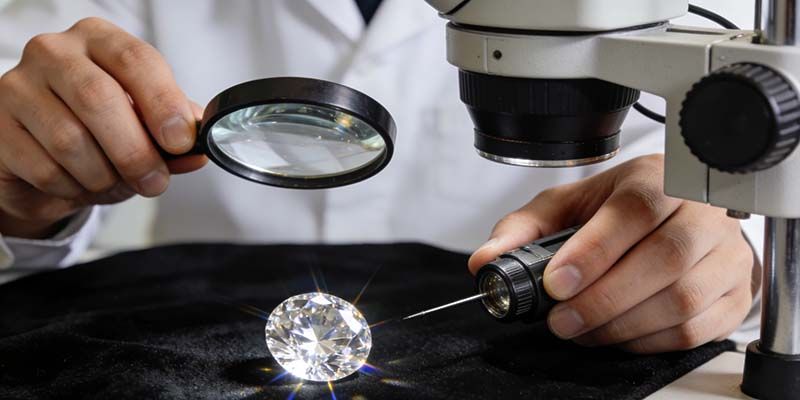 natural and lab-grown diamonds are 100% visually identical to the naked eye.