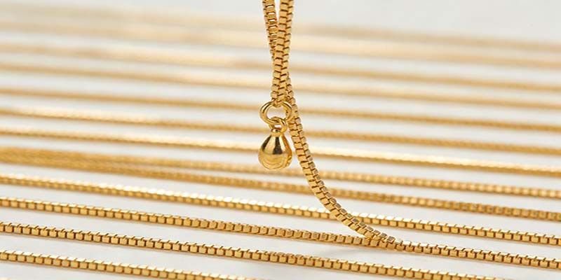 This chain is mostly loved by young buyers purchasing 1.5mm thick box chain for simple everyday outfits.