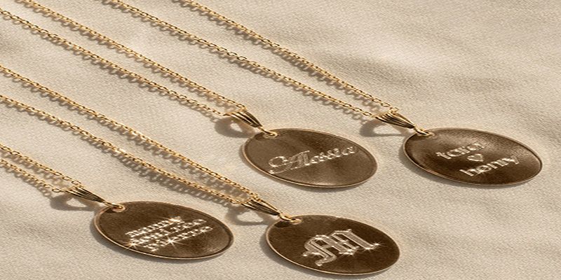 People of different cultures like to customize their jewelry to reflect theirpersonal beliefs and symbolize the balance between logic and emotion.