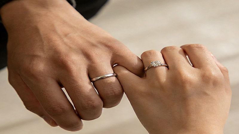Choosing between a promise ring vs engagement ring depends on your personal taste, relationship stage, and goals.