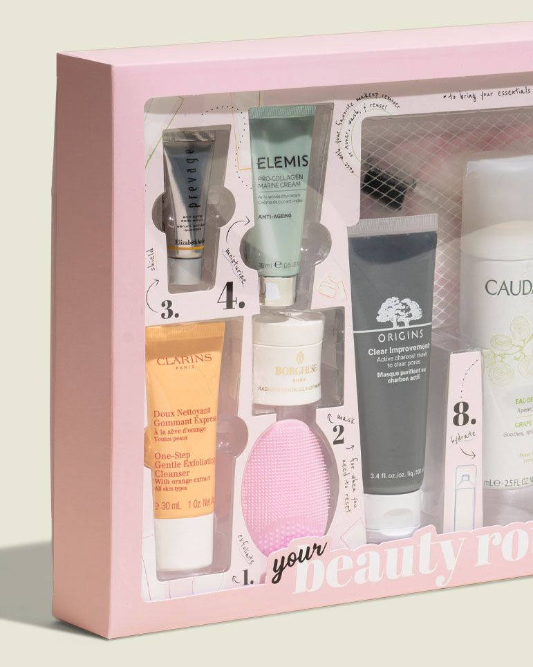 Custom packaging with beauty products 