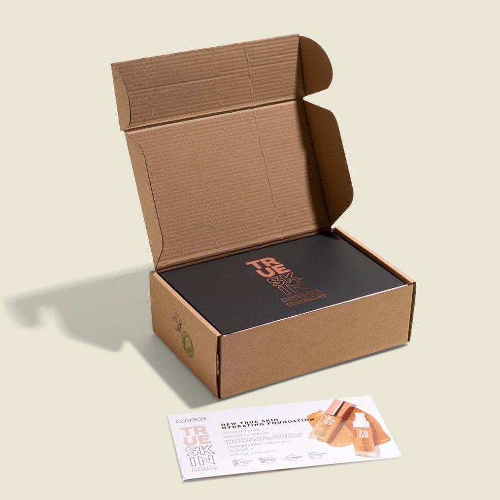 Custom packaging with brochure 
