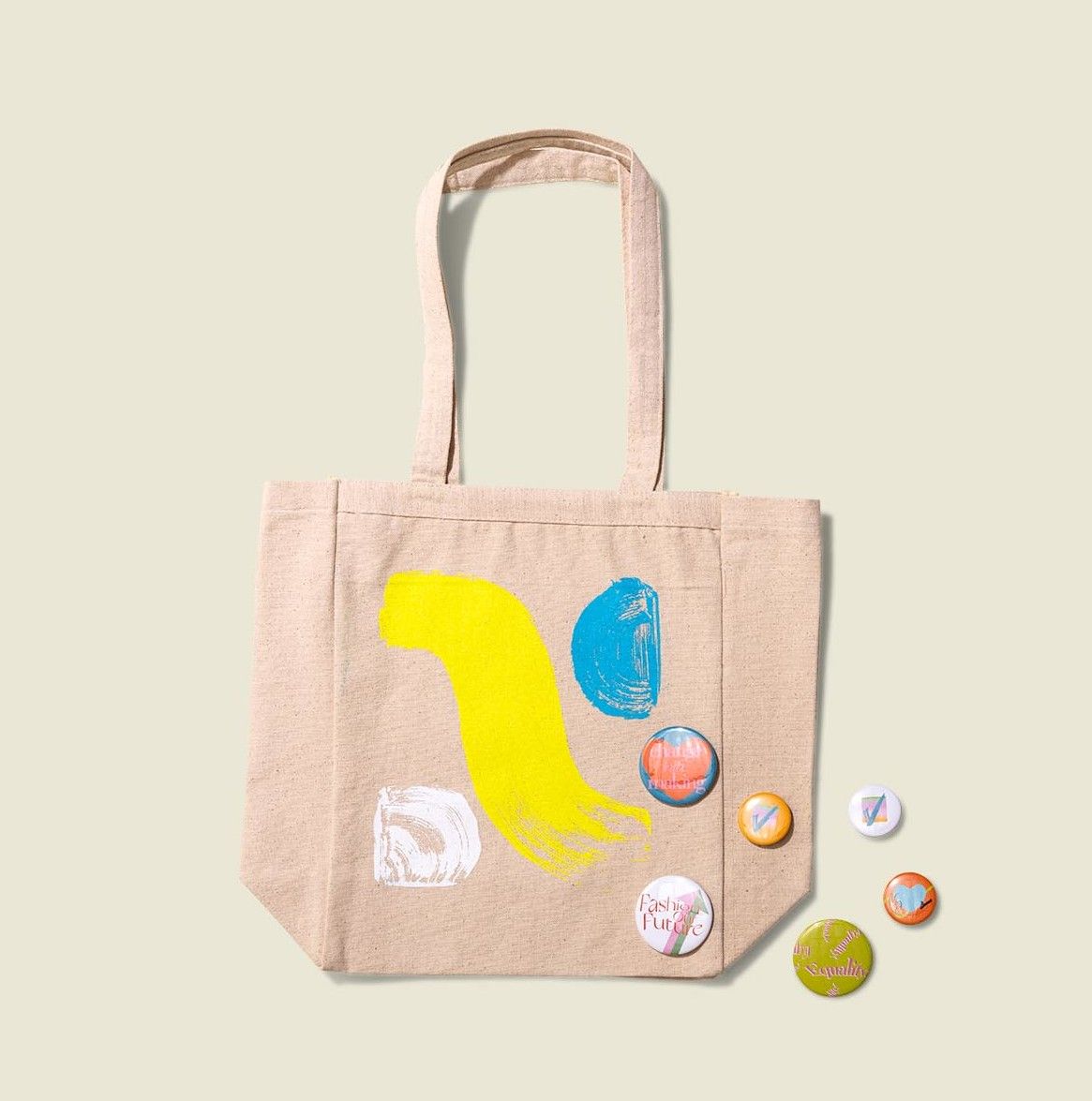 Tote bags with pin buttons 