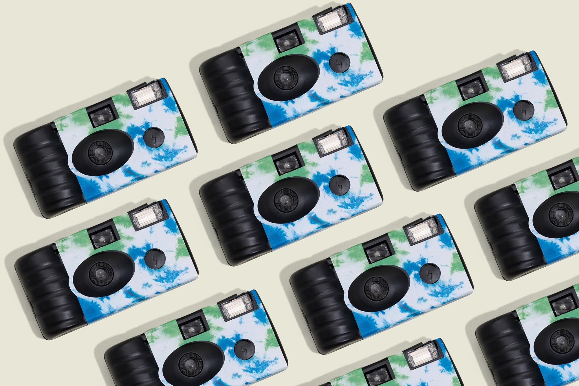 Set of disposable cameras 