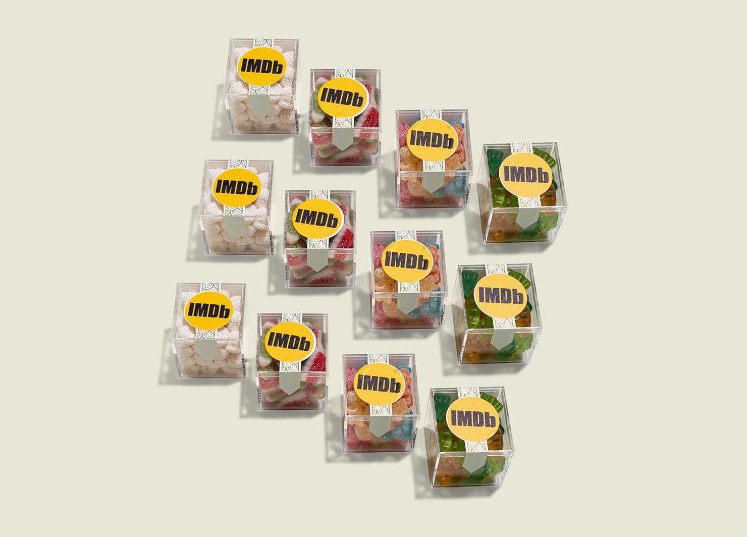 Custom packaging with gummies 