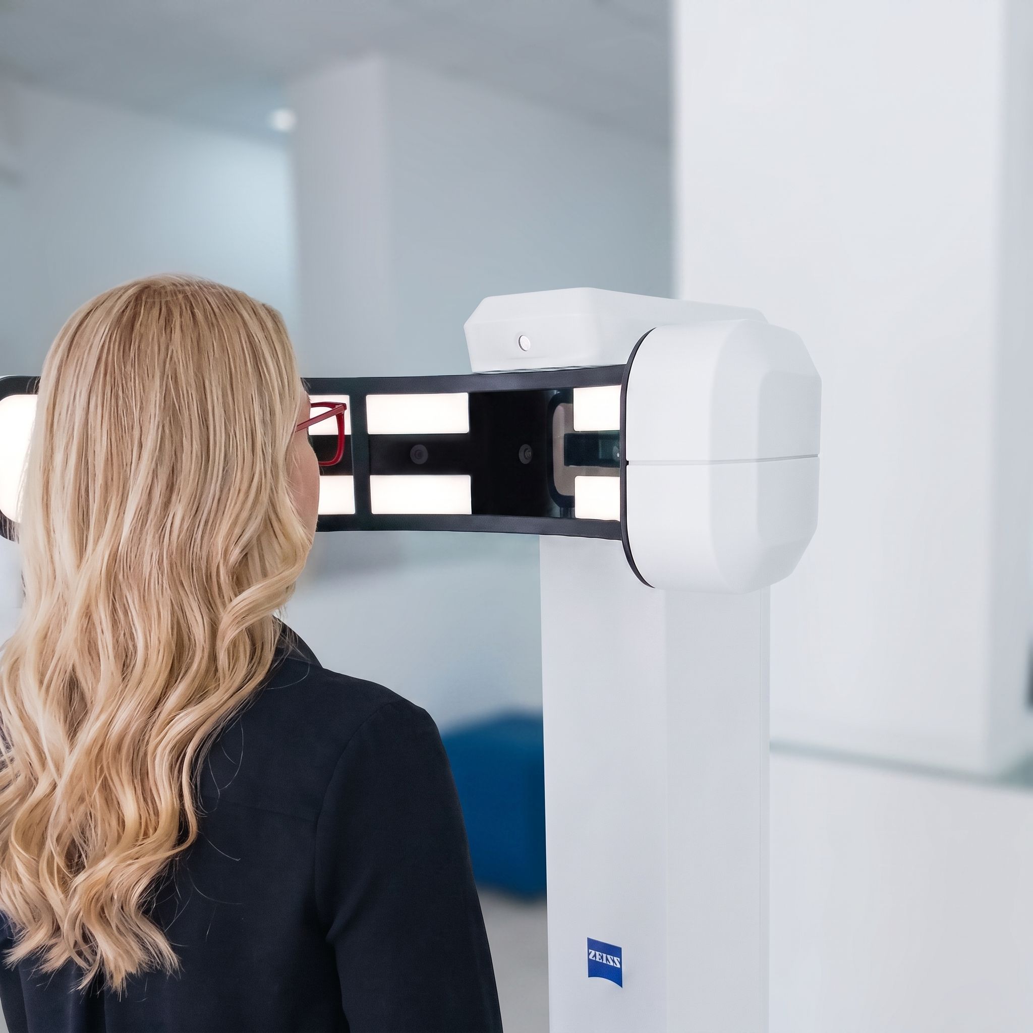 ZEISS VISUFIT 1000 háromdimenziós arcszkennelés szemüvegkeret illesztéséhez
