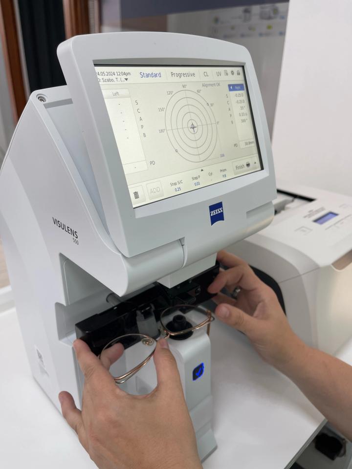 ZEISS VISULENS 550 - digitális lencsemérő