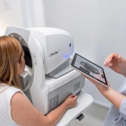 Látásvizsgálat a ZEISS i.Profiler plus készülékkel a RamSzter Optikában