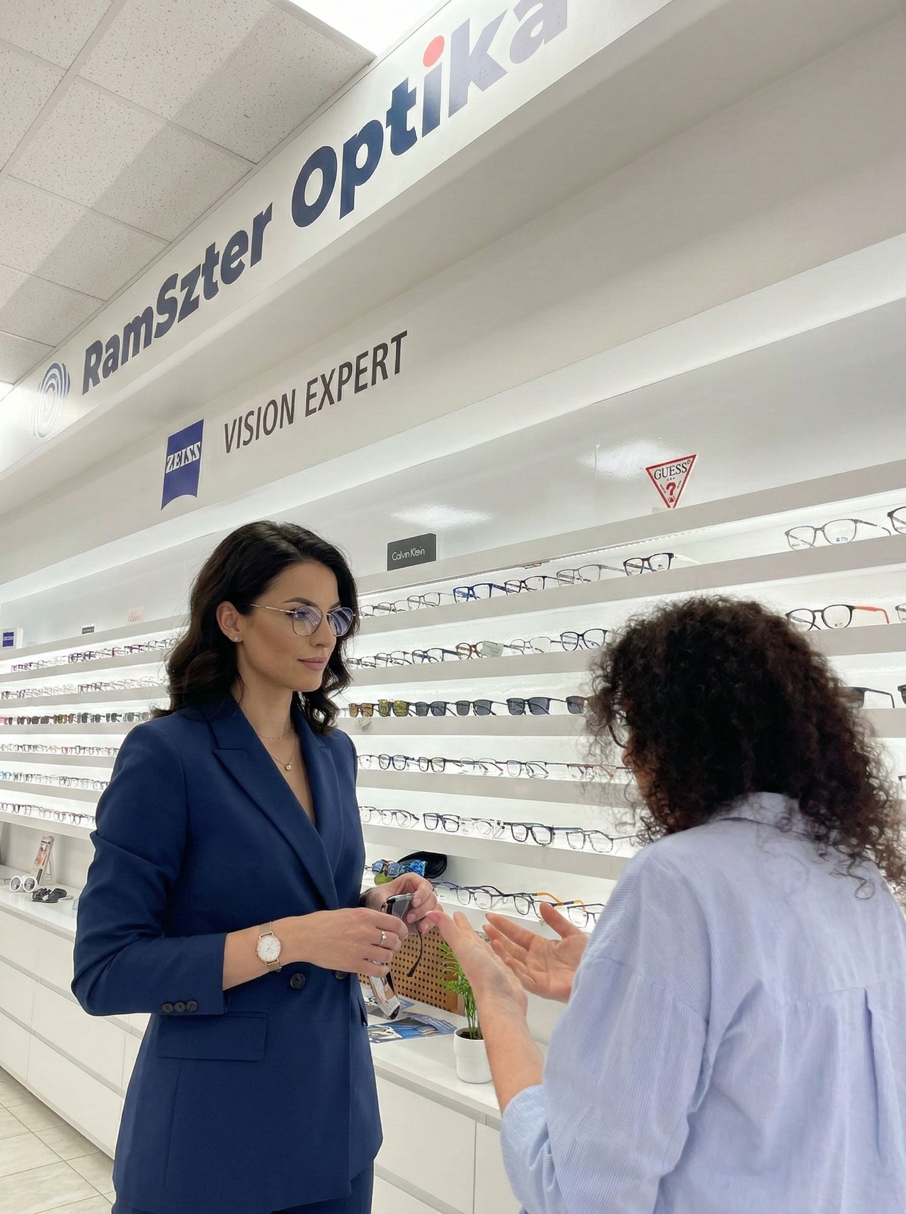 Keretválasztás - prémium szemüvegkeretek