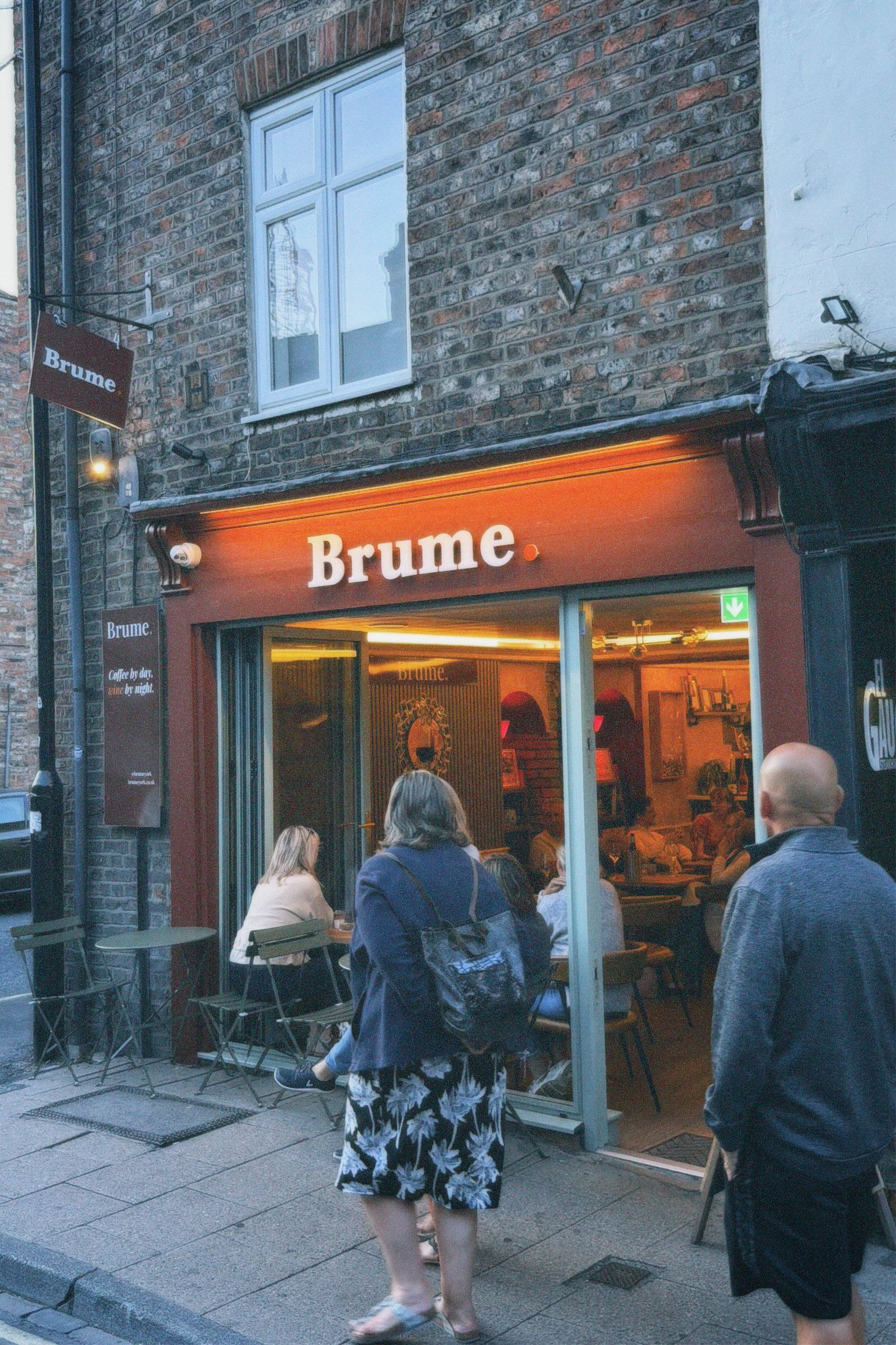 walmgate, golden hour
