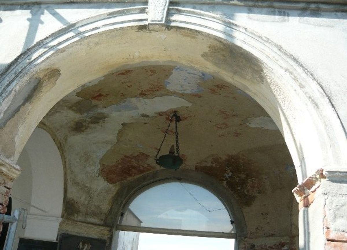 Cimitero di Ziano Piacentino — restauro conservativo: Volta con lacune e infiltrazioni