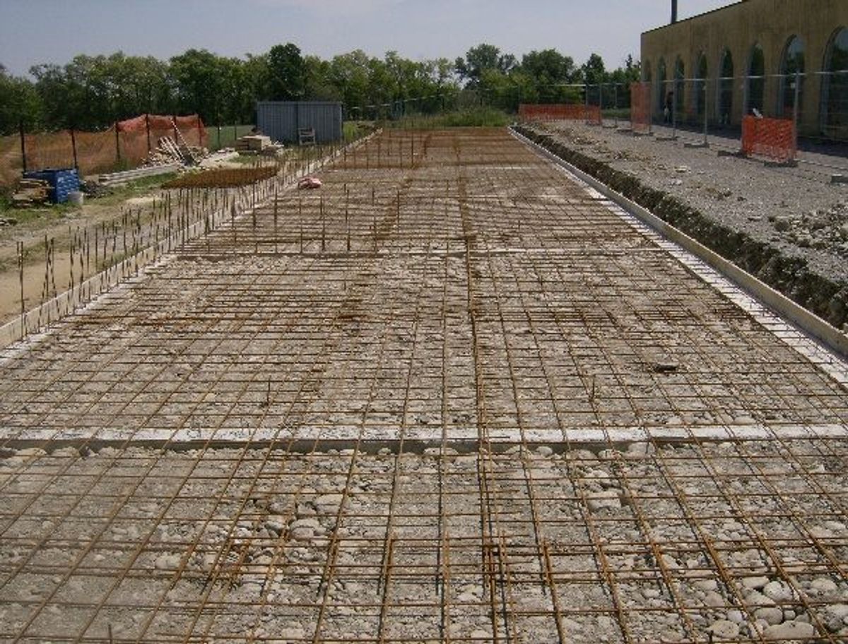 Ampliamento del nuovo cimitero: Armatura del solaio prima del getto