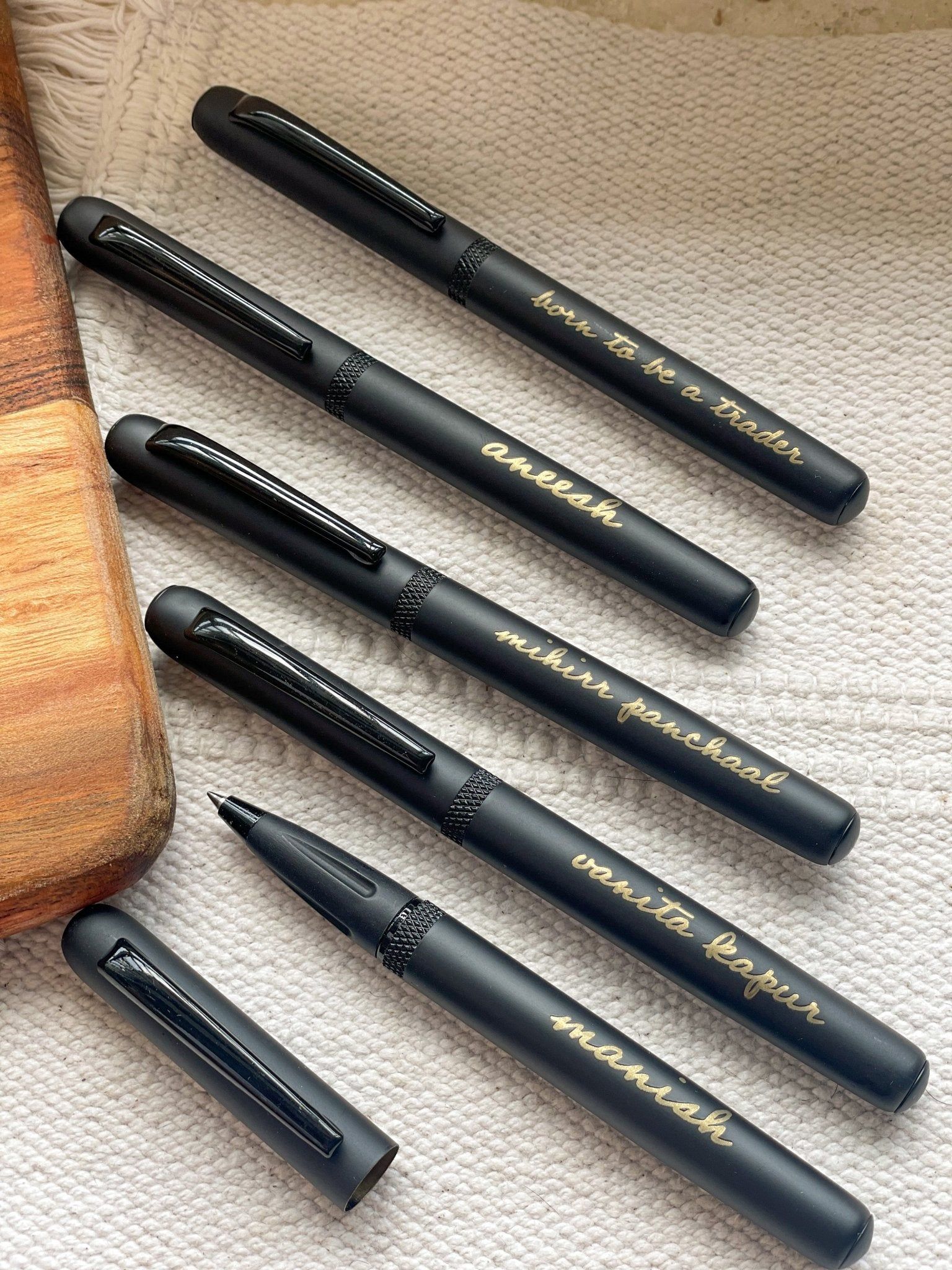PERSONALIZED - MATTE BLACK MAGNETIC CAP BALL PEN
