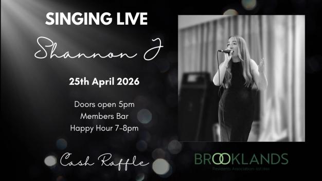 Shannon J singing live in the members bar