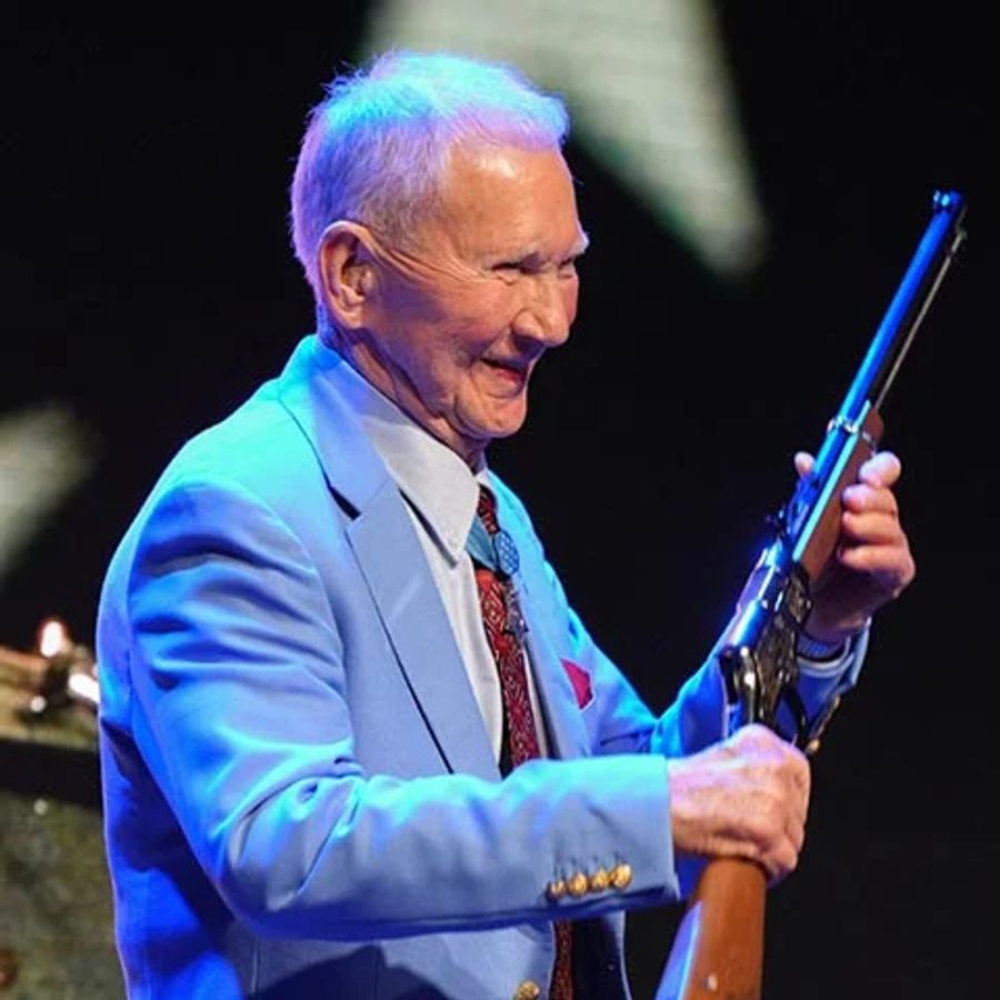 Henry Presents Spirit of the Corps Tribute Rifle to Medal of Honor Marine