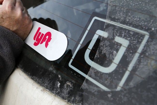 'Anti-Violence' Worker Accused of Attempted Carjacking of Chicago Lyft Driver