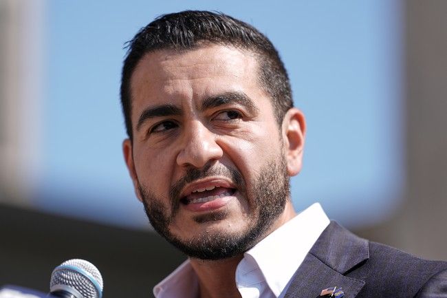 The Second Amendment Stance El-Sayed Doesn't Want Voters to Hear
