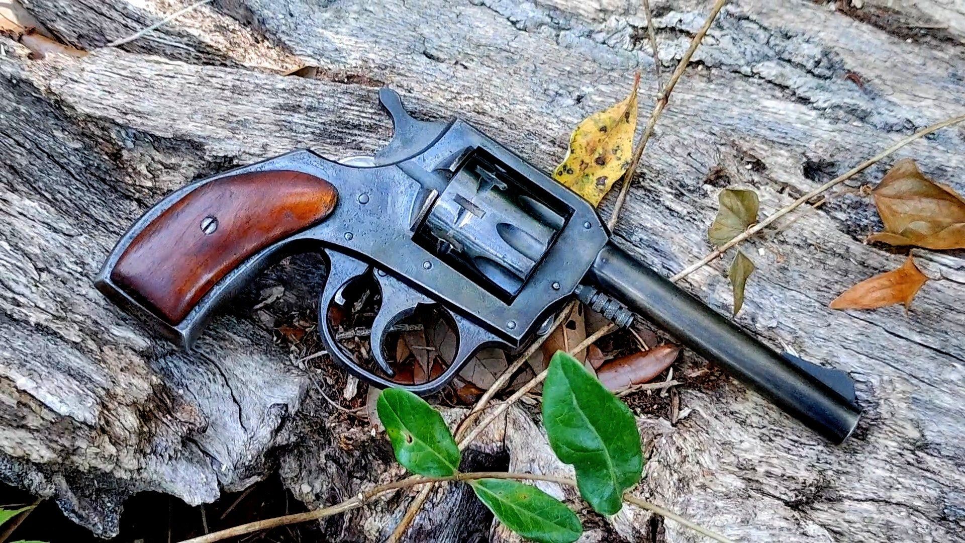 Obscure Object of Desire – H&R 922