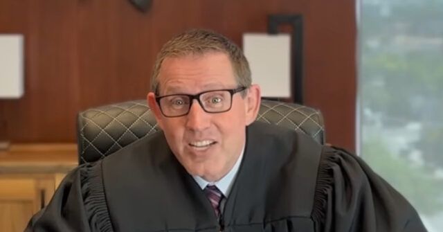 Judge Urges SCOTUS to Give 'Benchslaps' for 9th Circuit's Gun Rulings