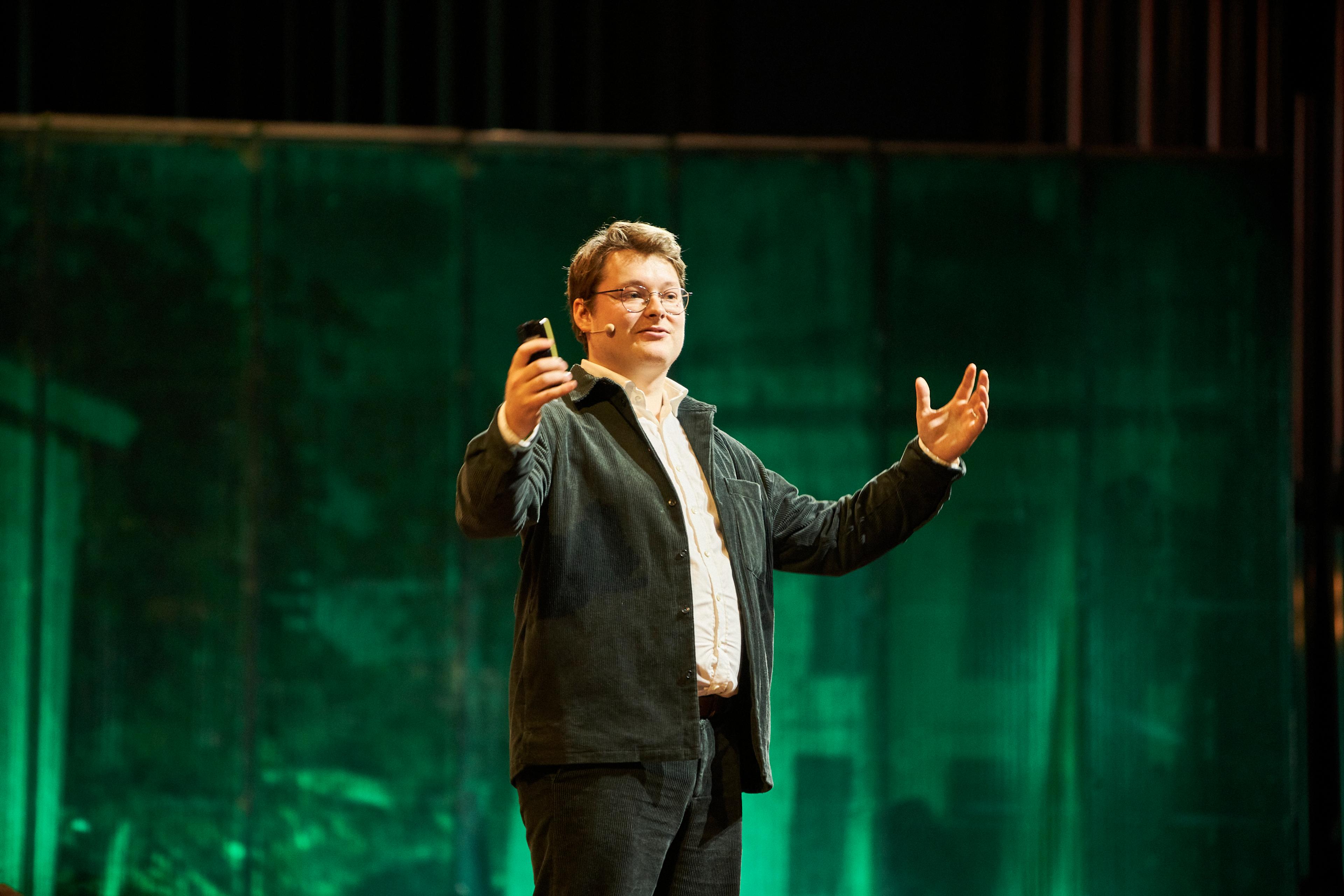 Alexander Solbakken og Janne Brenda Lysø blir juryledere i AI-prisen Gullhaien