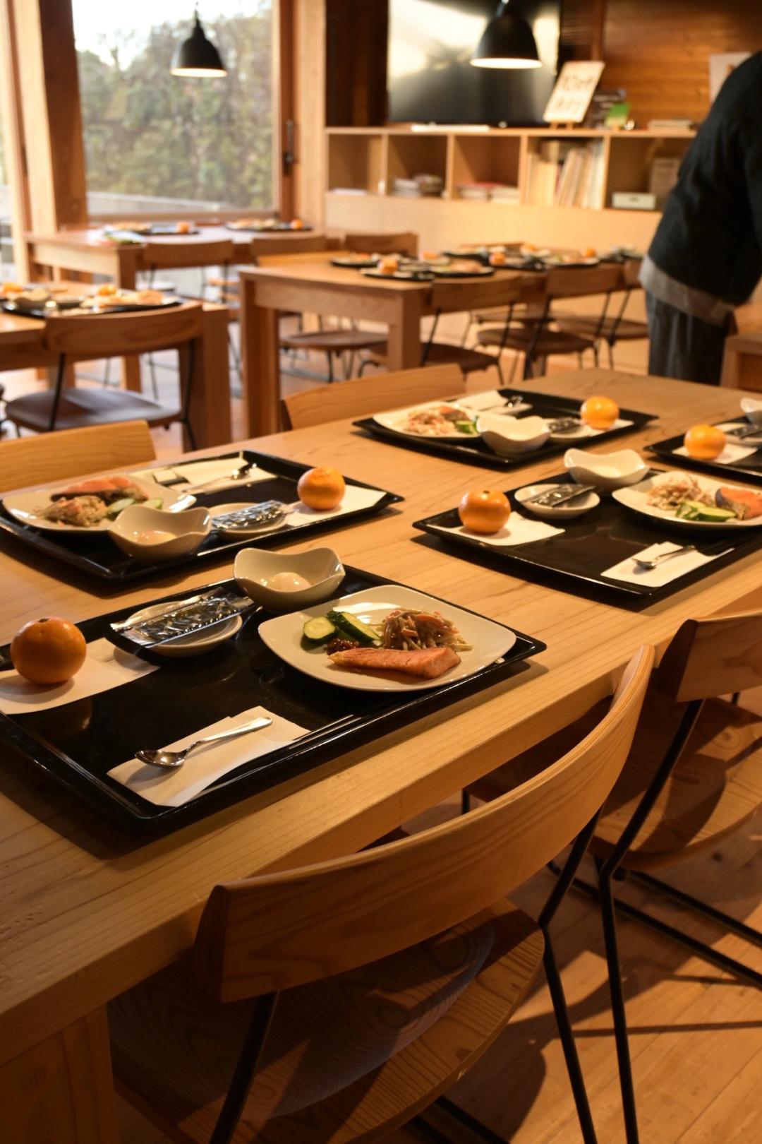 奈良古美術セミナーハウスで食事　Photo by OKAYAMA Saki