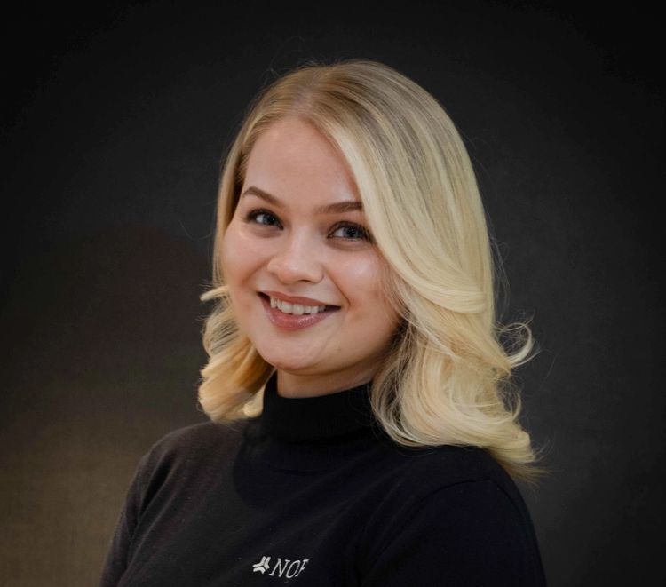 Portrett av Elena Wang.