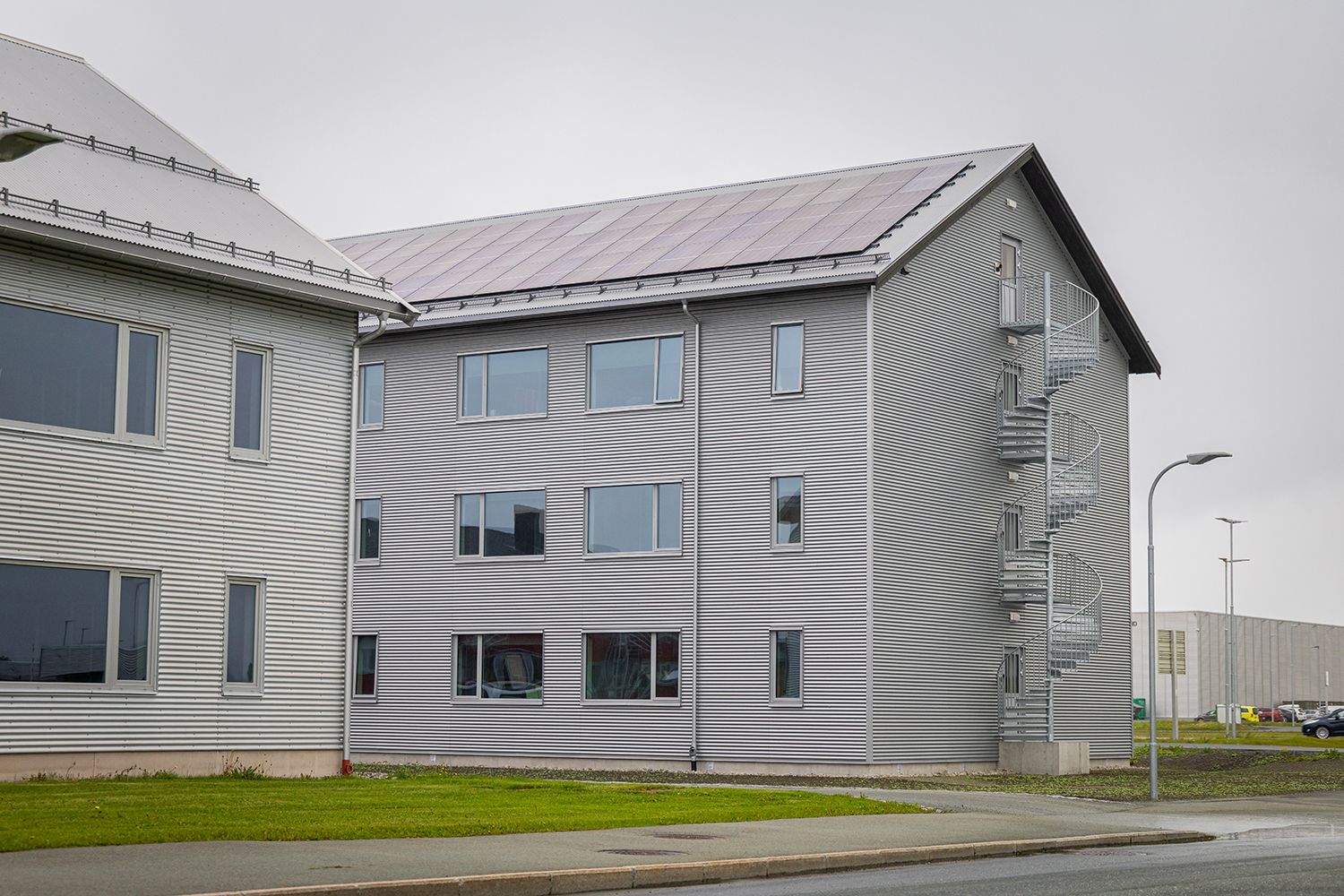 Om man ønsker at folk skal bli værende på tjenestested og da spesielt i nord, er det viktig at personellet har tilgang til tilfredsstillende boligmasse. Foto: Ole Andreas Vekve / Forsvaret