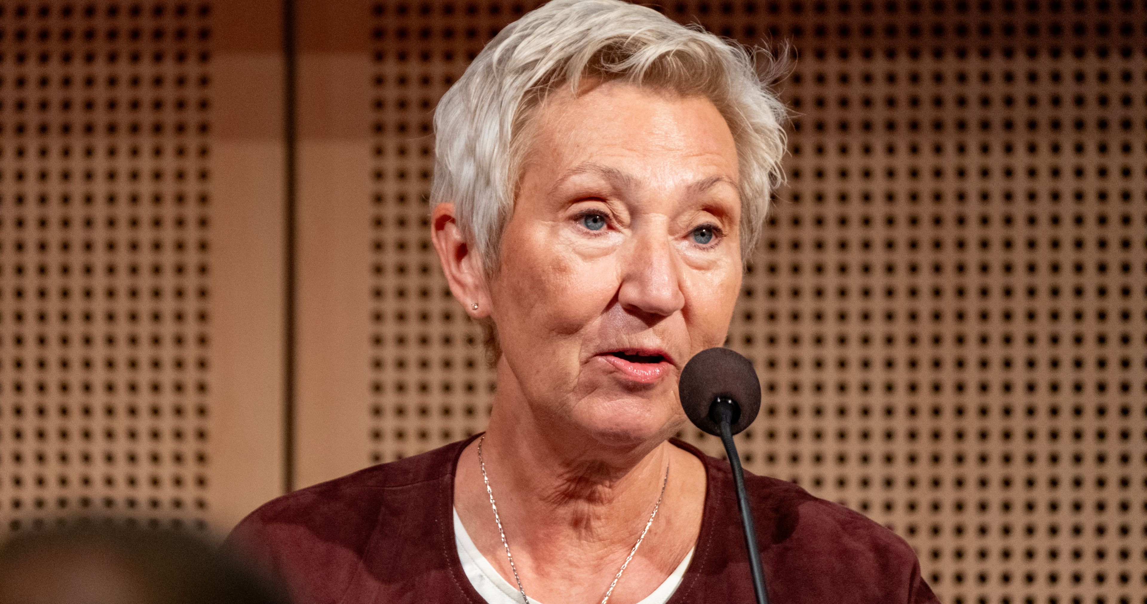 LO-Leder Peggy Hesvik på talerstolen