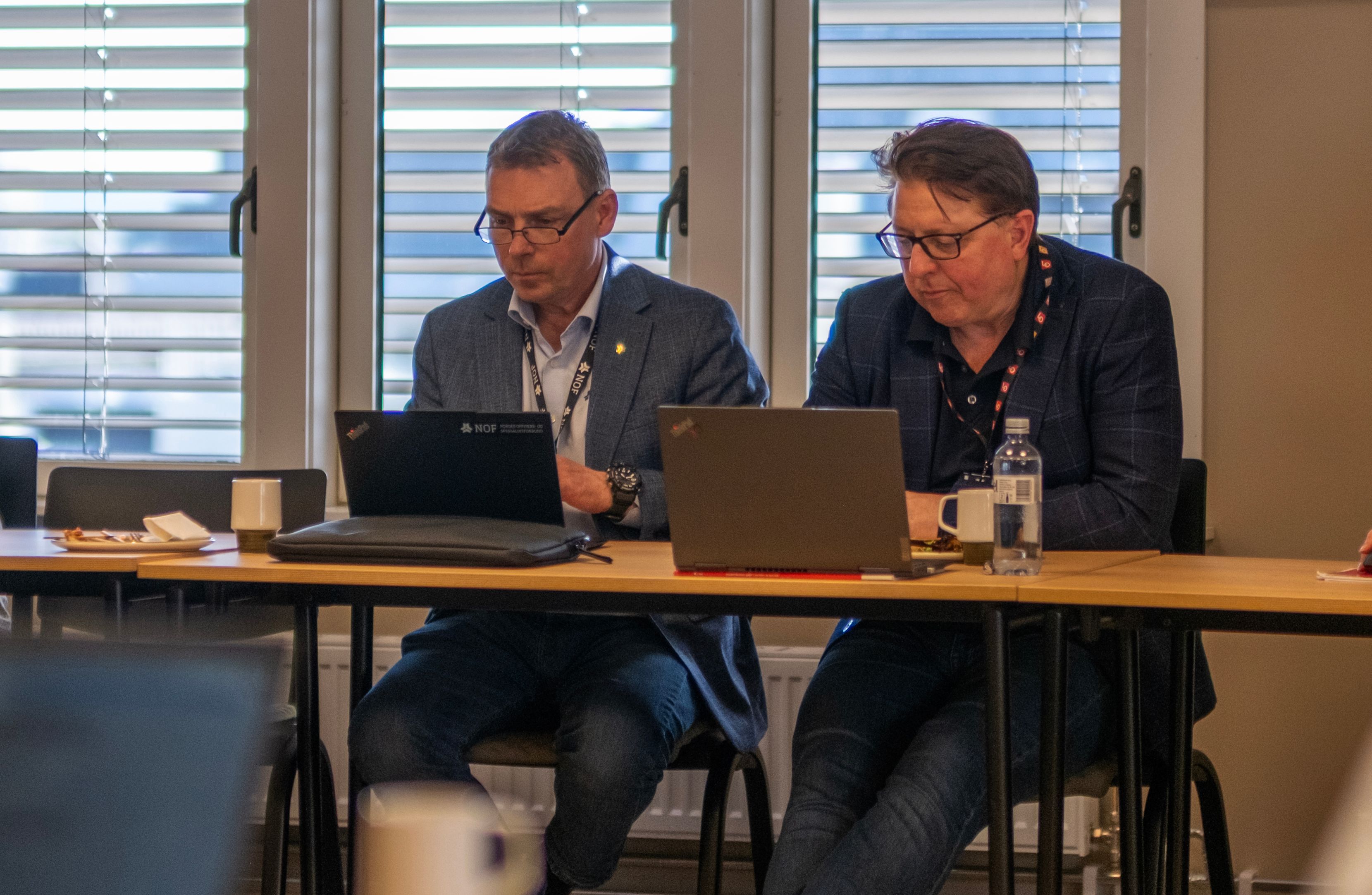 Nestleder Arne-Markus Svendsen, Leder i NOF Staale I Reiten og Magnus Strømsvåg deltok i kveldens forhandlinger