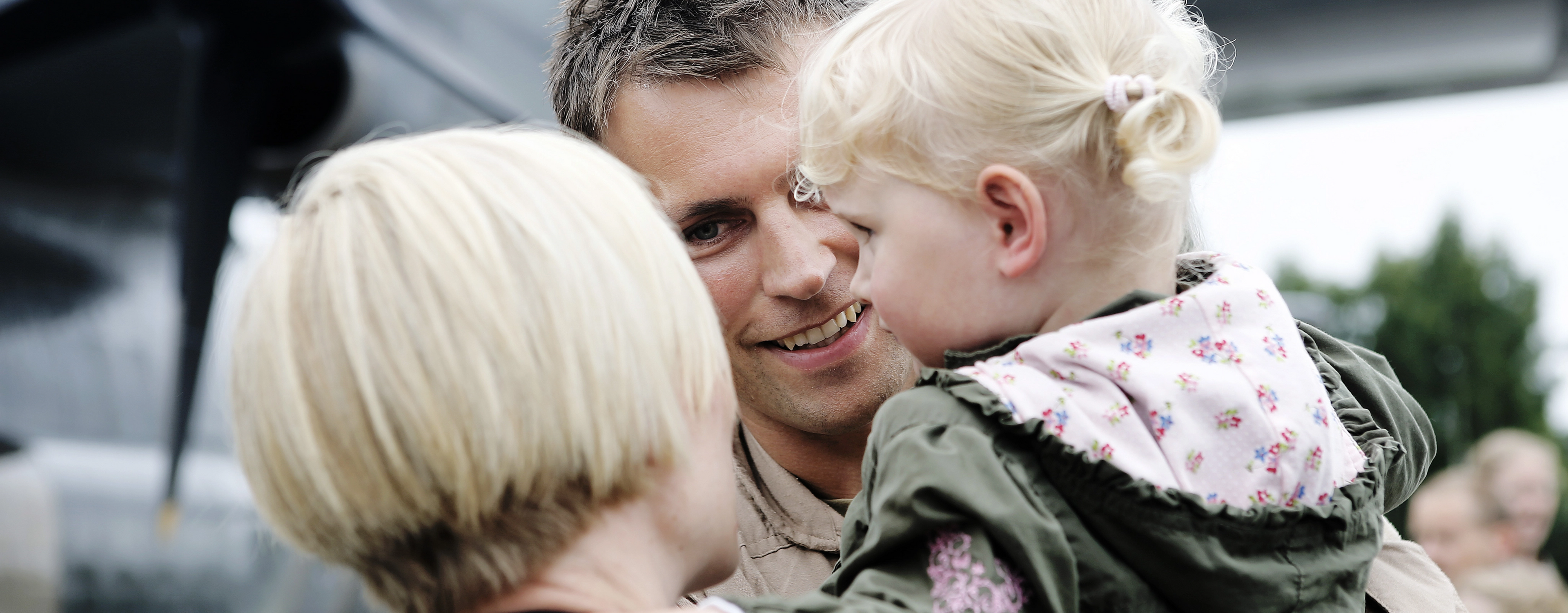 Familiebilde etter hjemkomst fra utenlandsstjeneste