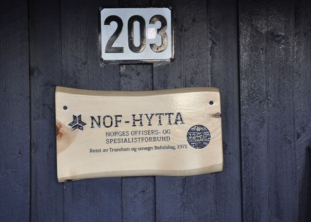 Dørskilt for Norges offisers- og spesialistforbund